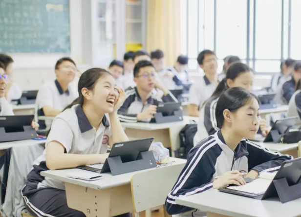 课程群组让学生在自主选择主动参与中充沛开发自己的潜能 课程群组让学生在自主选择主动参与中充沛开发自己的潜能