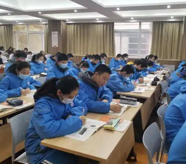 贯穿选用中职三年学习衔接本科阶段培育的贯穿式育人形式发动试点
